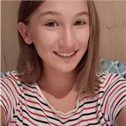 Étudiante douée pour faire apprendre et comprendre les choses à tous les niveaux (CP,CM, collège et lycee)